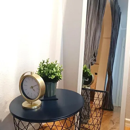 Two Bedroom Charismatic In The Old Town * Riga